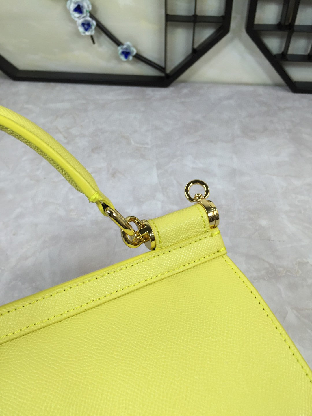 GLAMI MeGLAMIum Sicily Handbag In Dauphine Yellow For Women 10.2in/26cm GLAMI