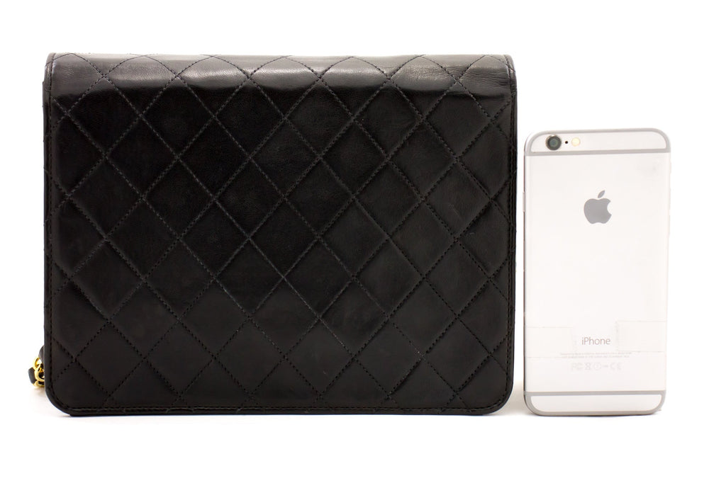 CHANEL Small Chain Shoulder Bag Clutch Black Quilted Flap Lambskin d22