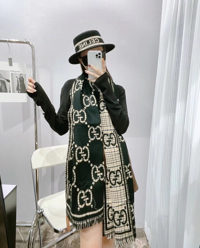 EN - Luxury GCI Scarf 025