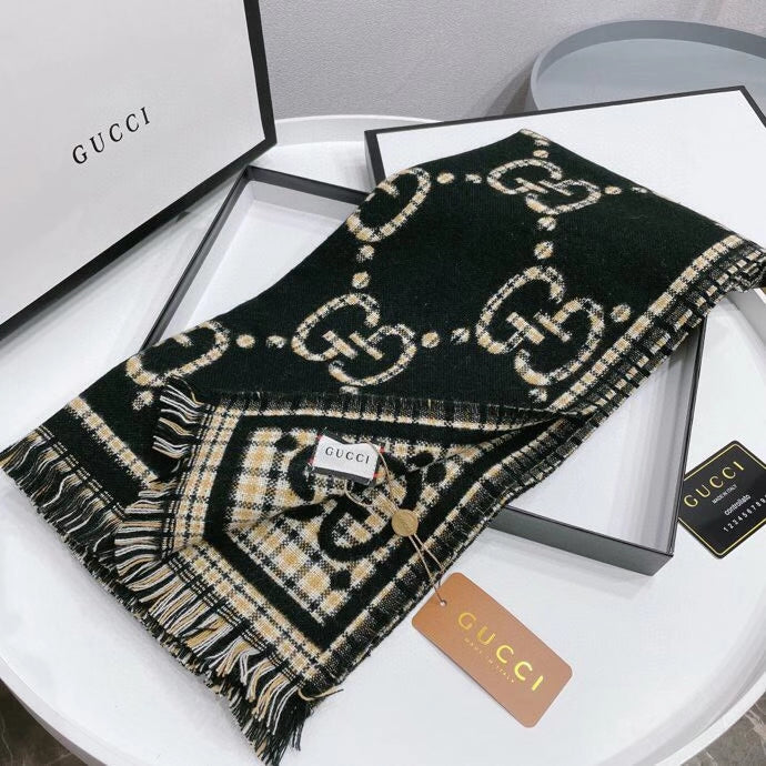EN - Luxury GCI Scarf 025