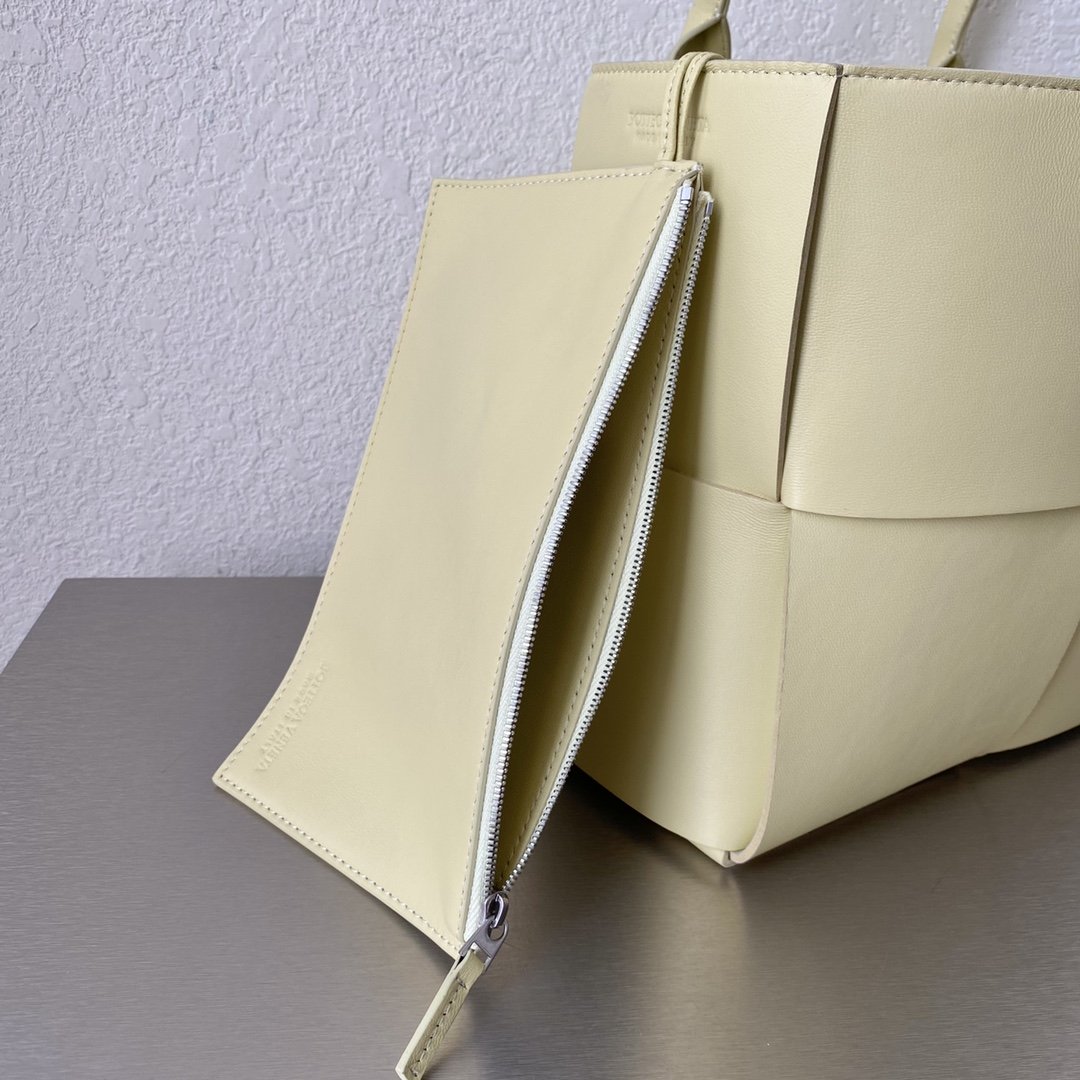 GLAMI Arco Tote Bag For Women 16.14in/41cm In Yellow IGLAMI Cream 609175VCQC27450
