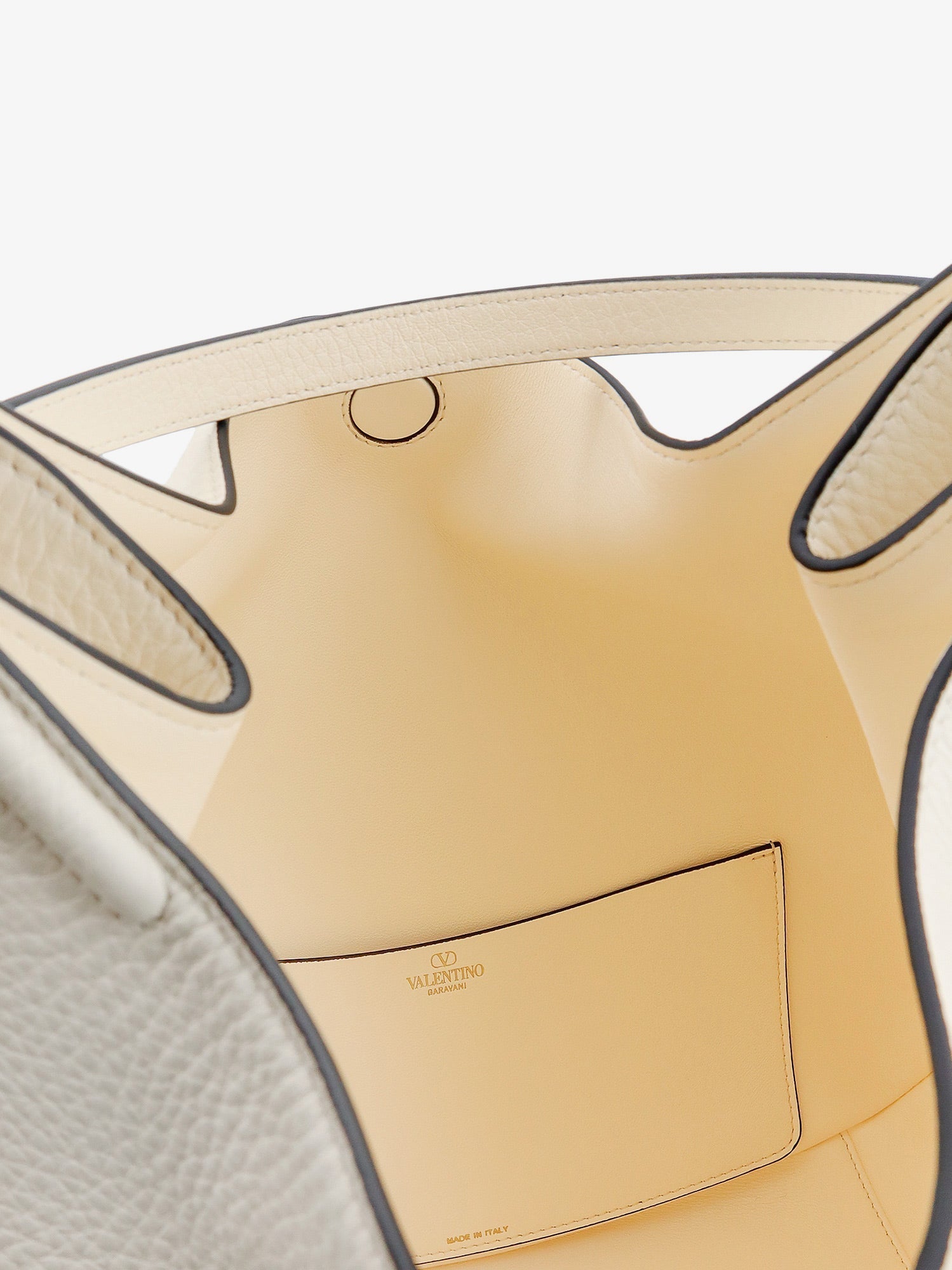 Valentino Garavani Woman Valentino Garavani Woman White Shoulder Bags
