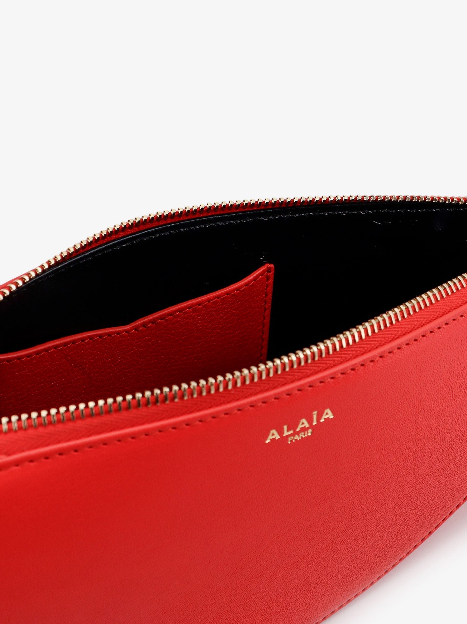 Alaia Woman Alaia Woman Red Shoulder Bags