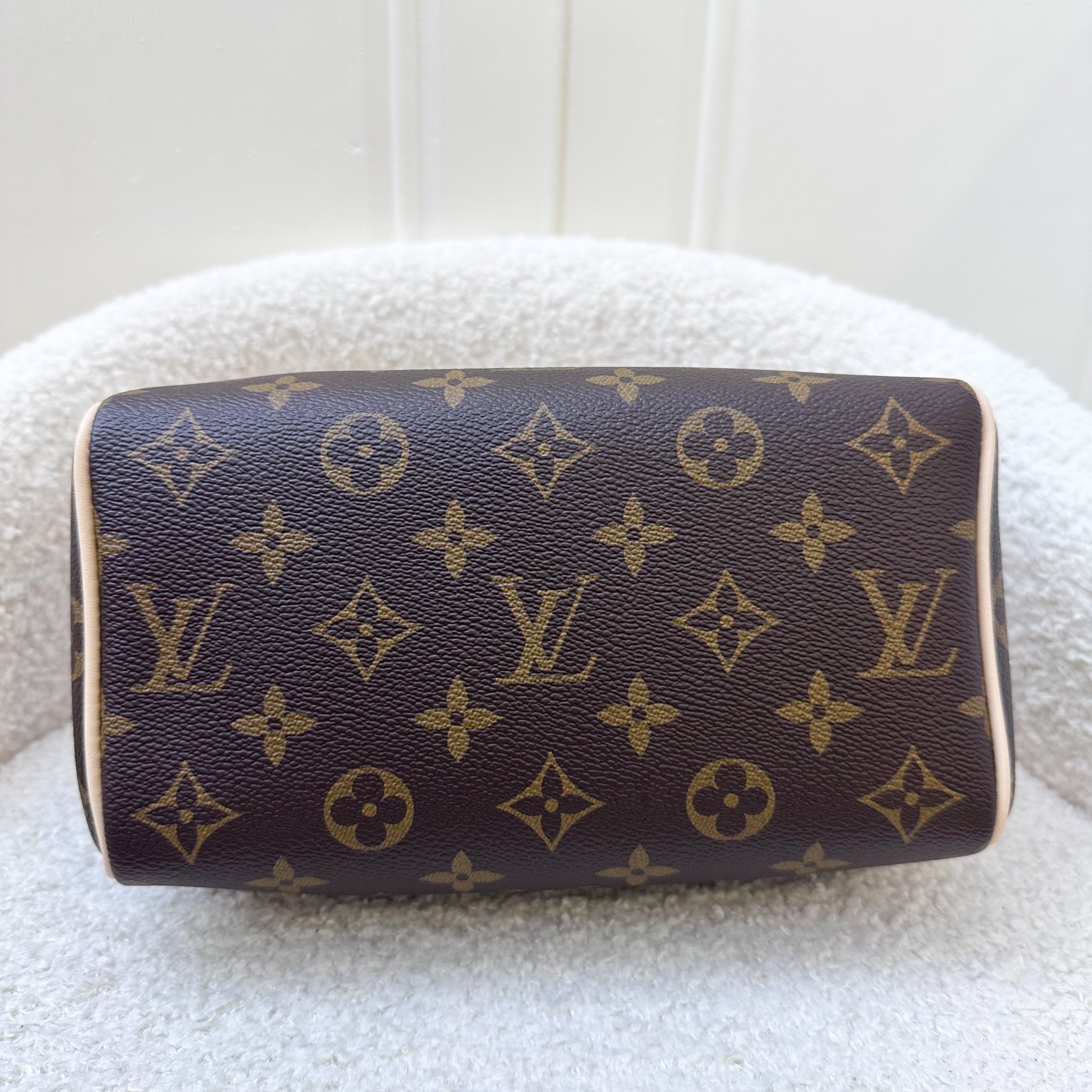 LV Speedy Bandouliere 20 in Monogram Canvas and Beige Patterned Strap