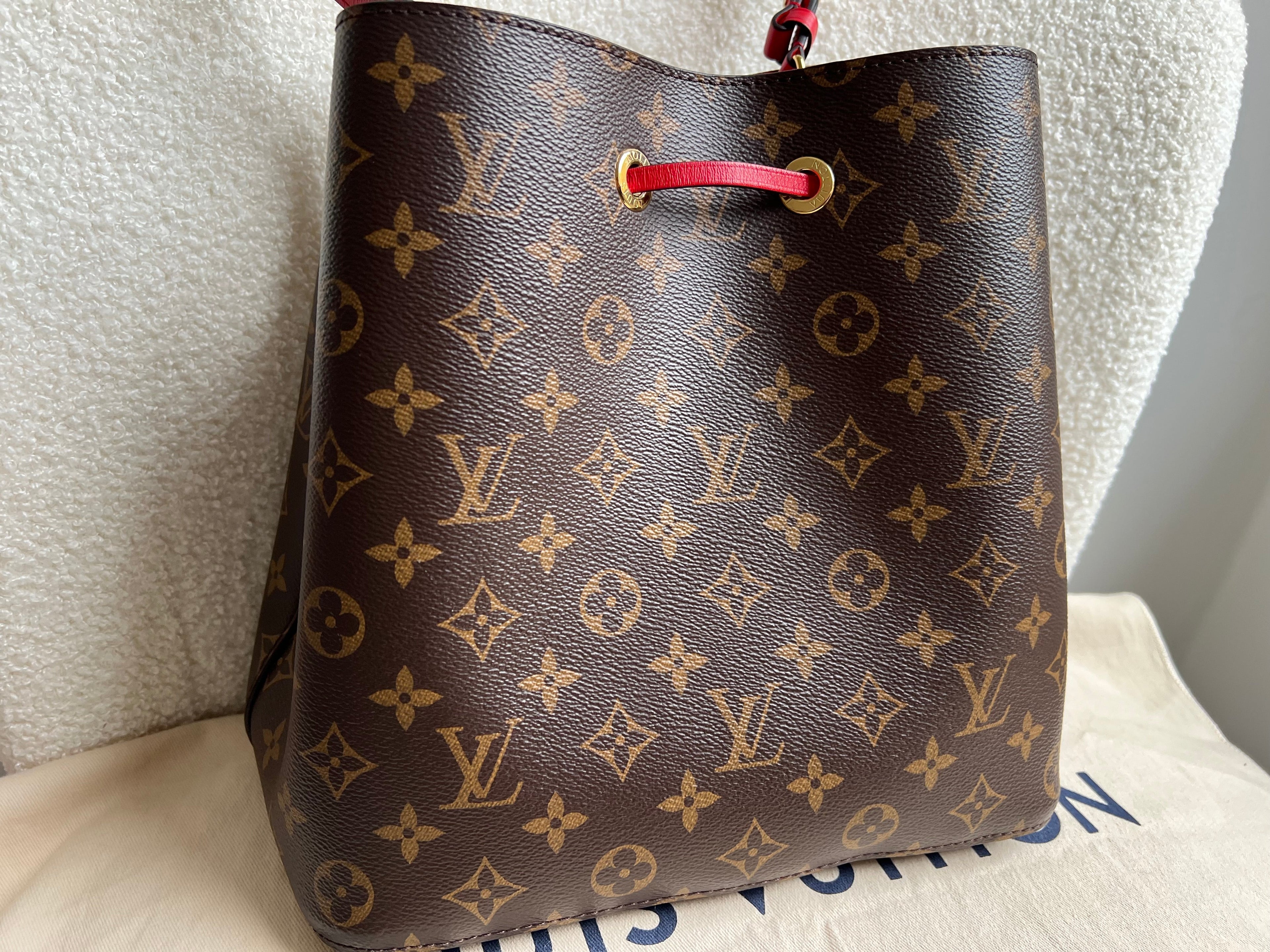 Louis Vuitton Neo Noe Monogram (RRP £1,560)
