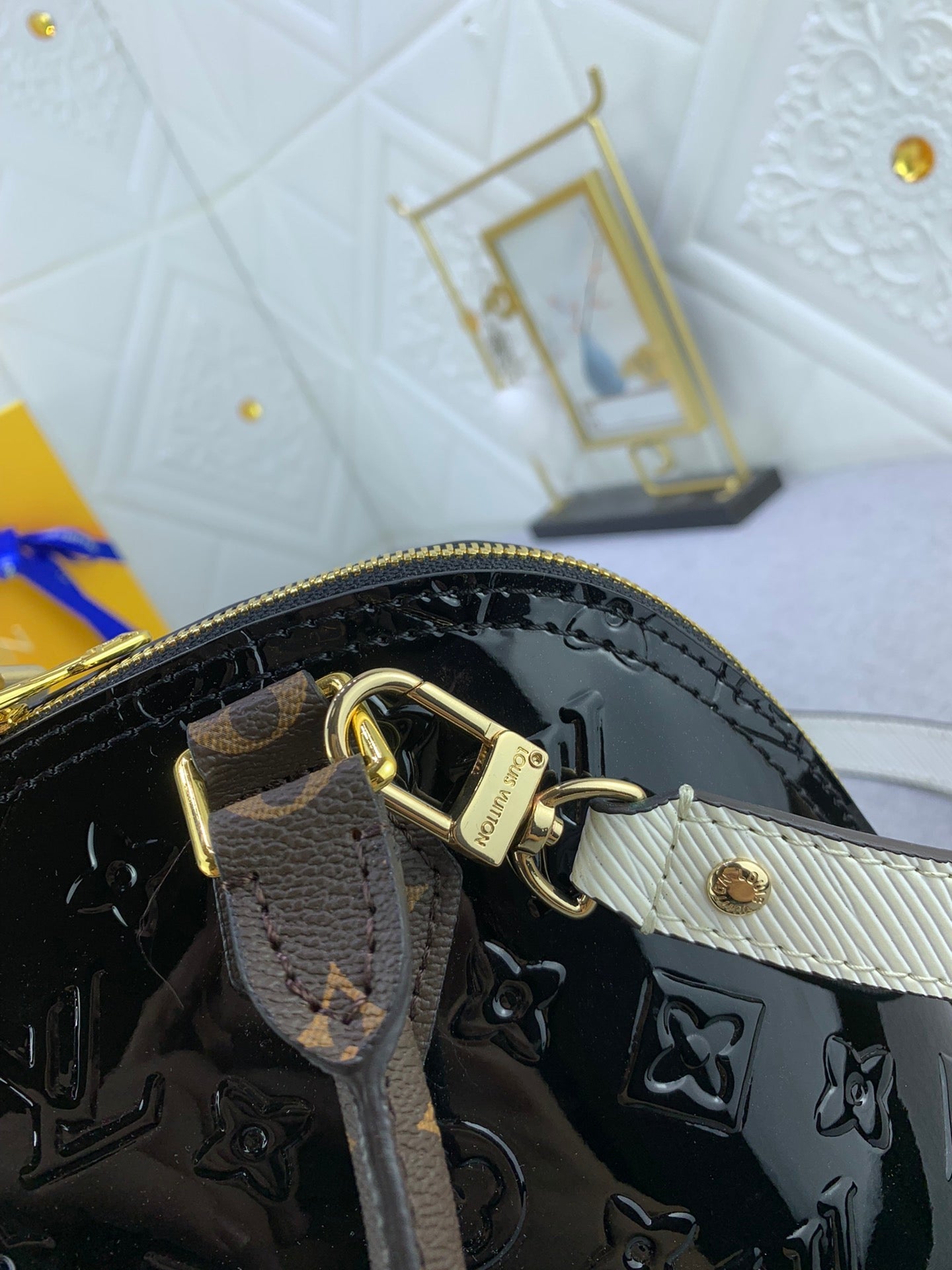 EN - Luxury Bags LUV 839