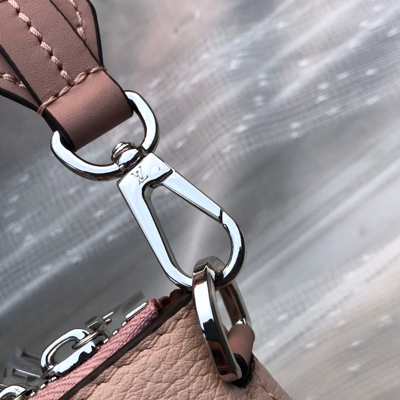 LOV2 Bags - Luxurious Bags  2611