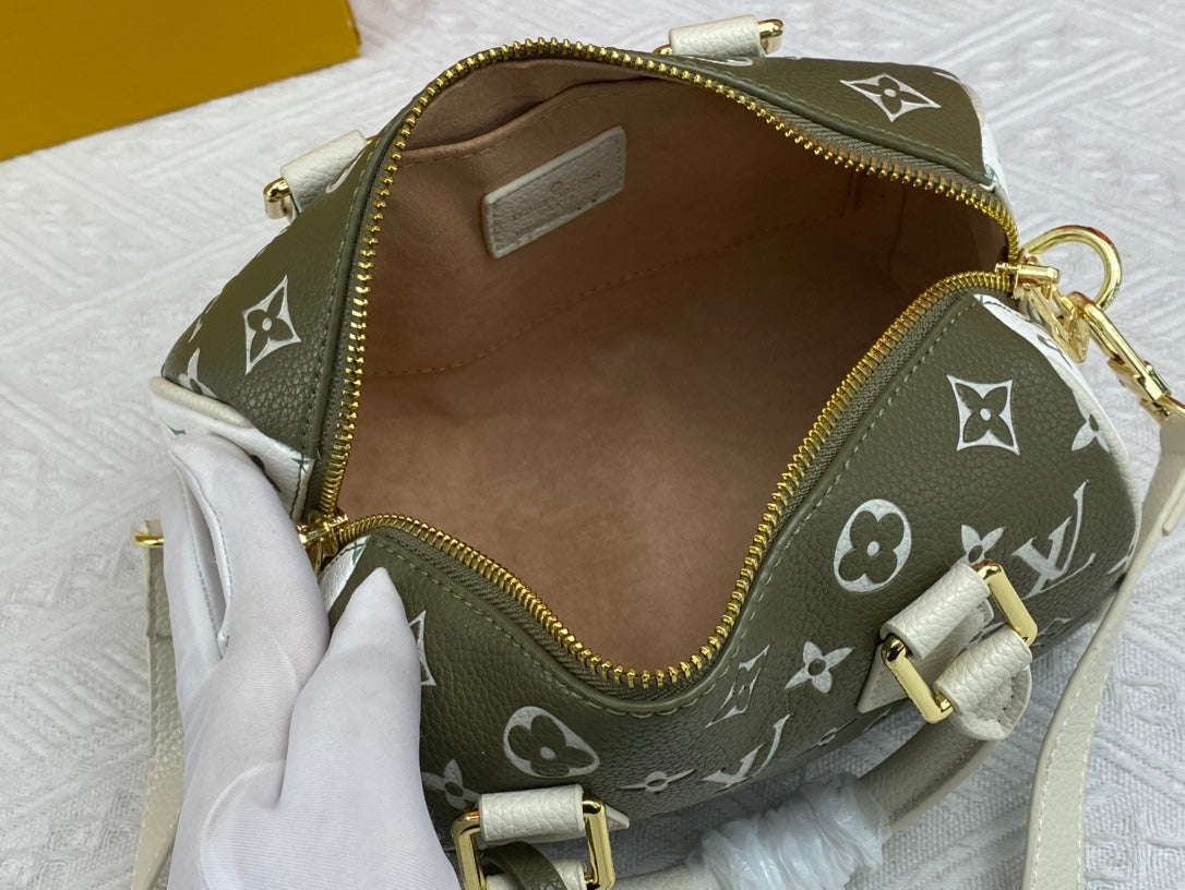 EN - Luxury Bags LUV 778
