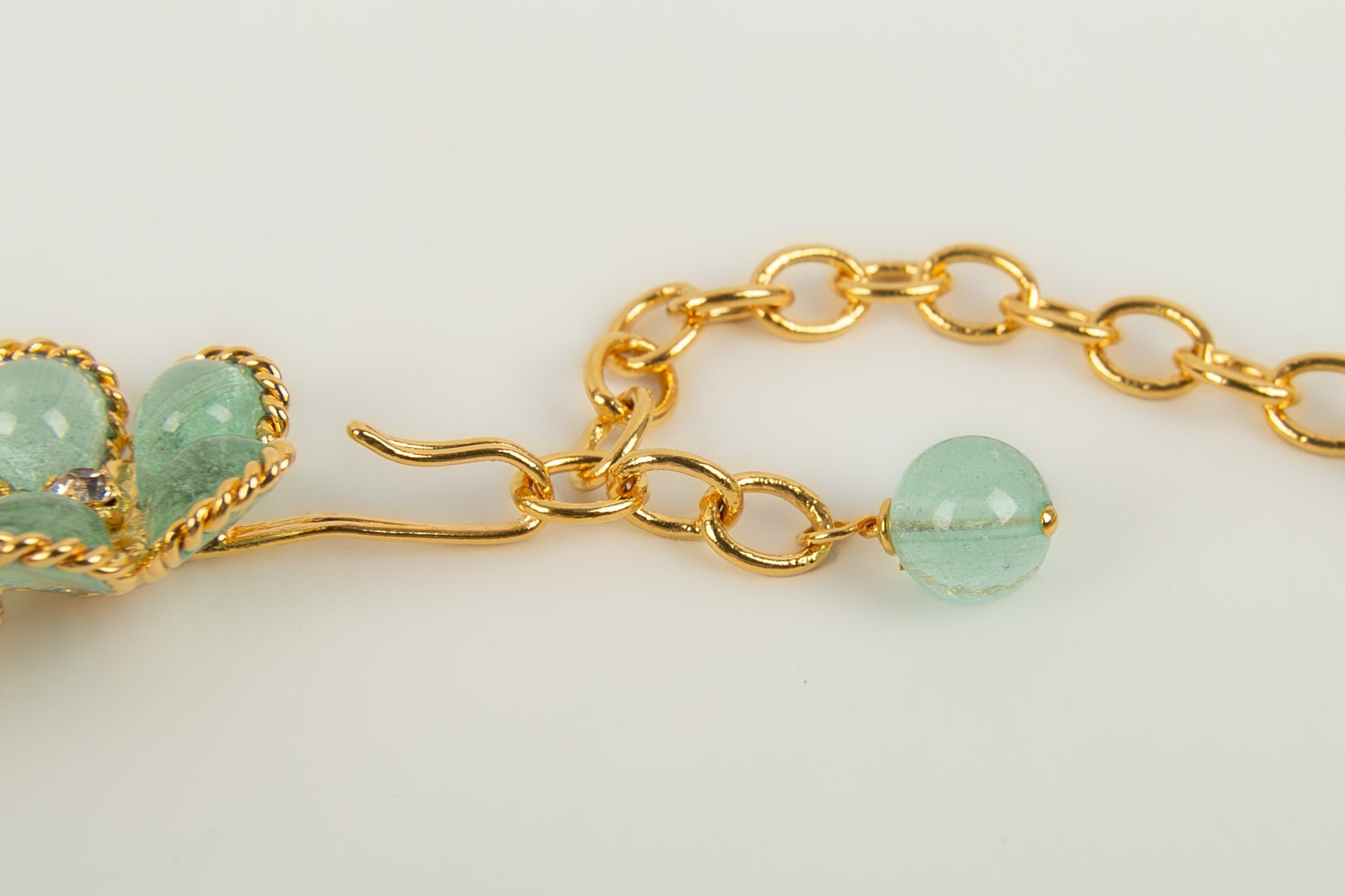 Collier Augustine