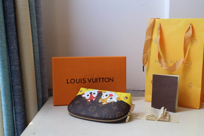 LOV2 Bags - Luxurious Bags  1850