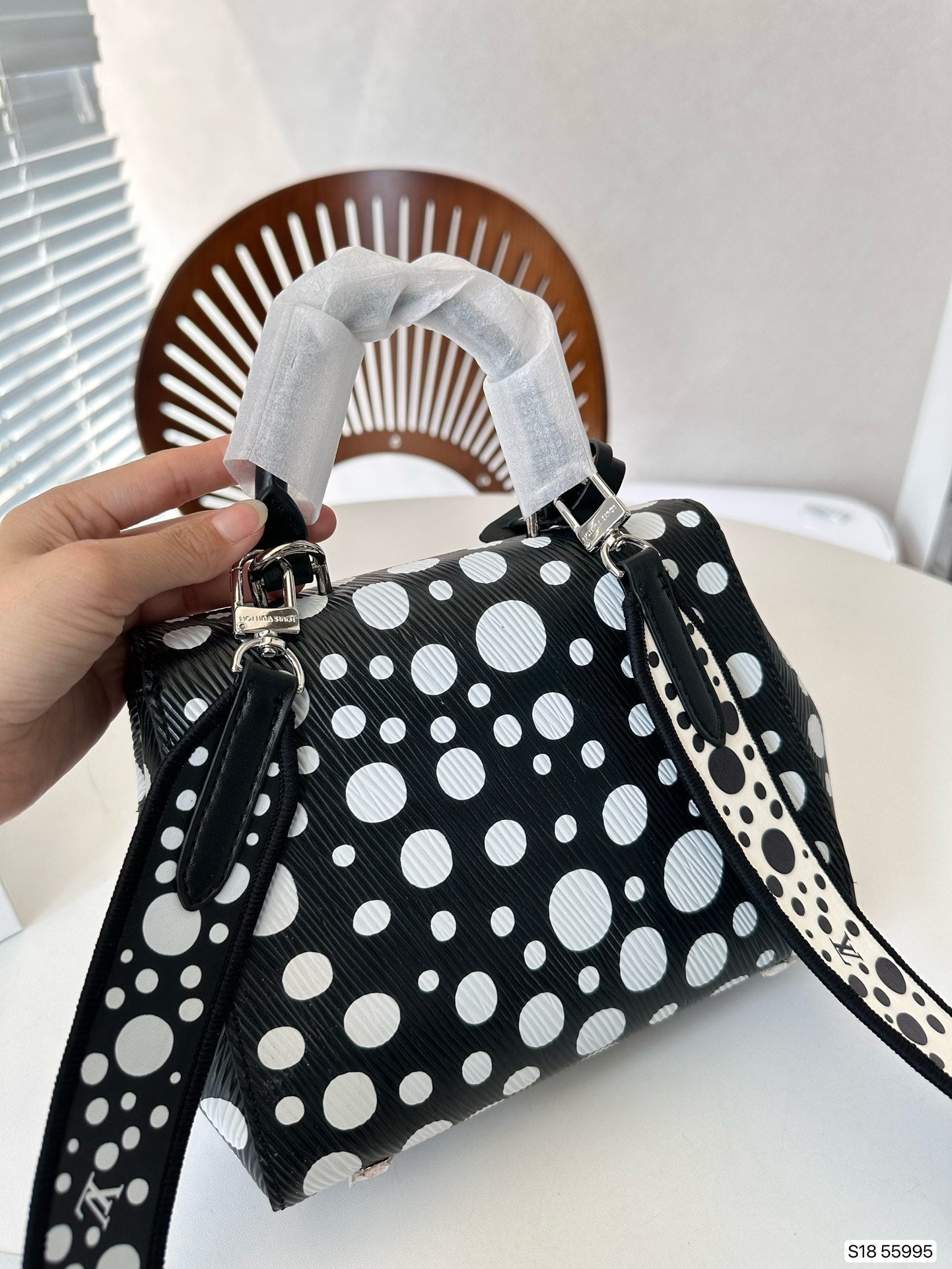 EN - Luxury Bags LUV 844