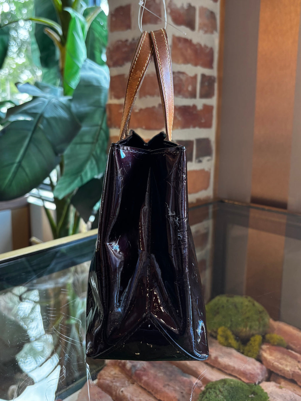 LOUIS VUITTON Vernis Amarante Reade PM Tote