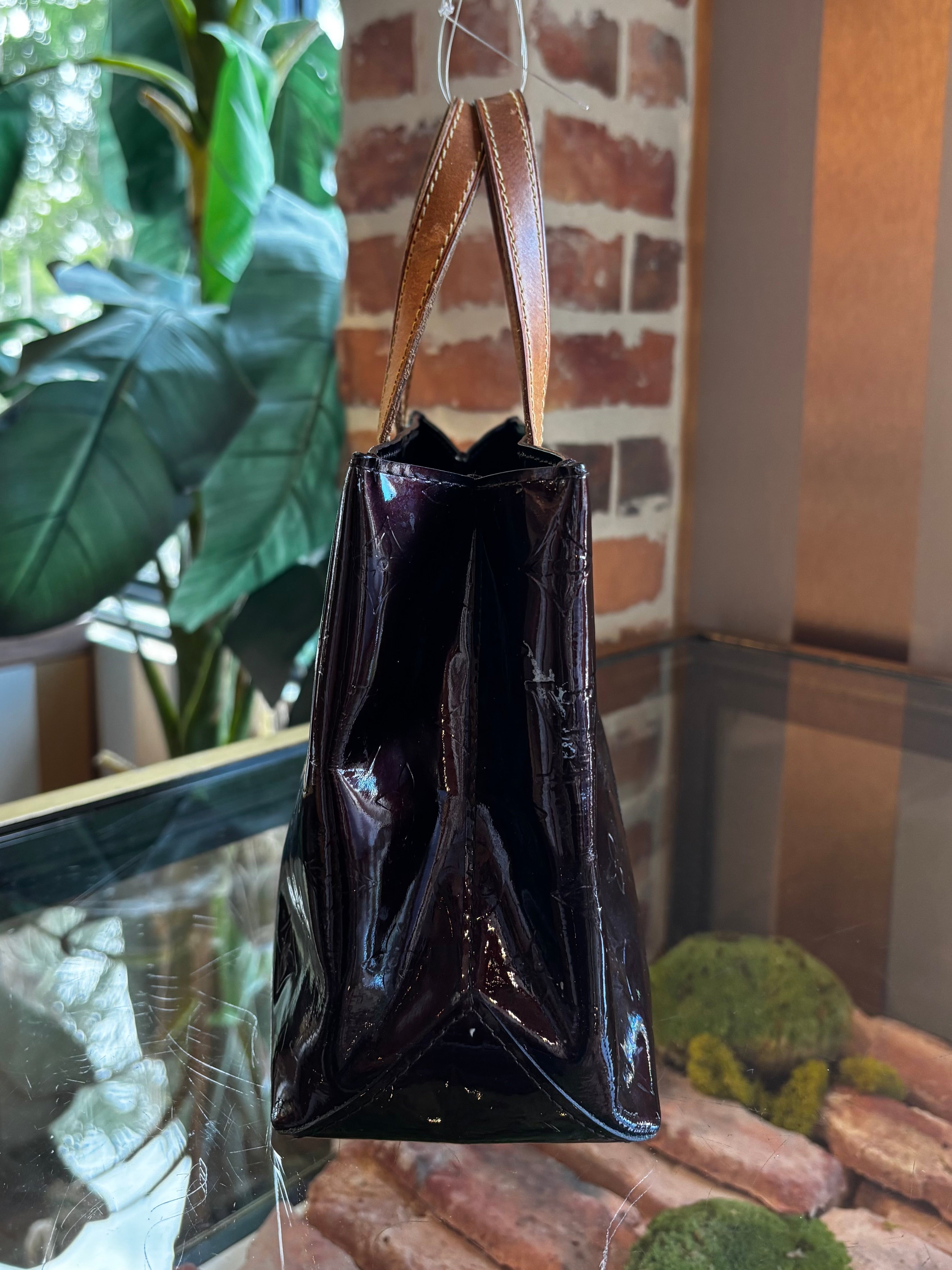 LOUIS VUITTON Vernis Amarante Reade PM Tote