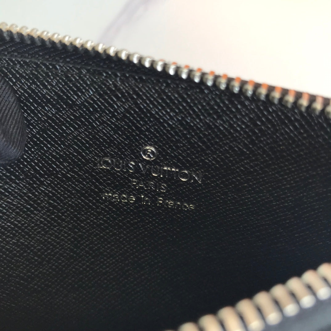 EN - New Arrival Wallet LUV 130