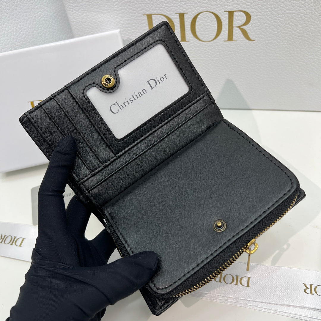 EN - New Arrival Wallet DIR 013