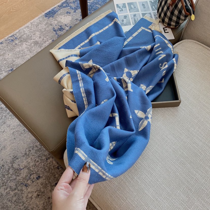 EN - Luxury LUV  Scarf 015