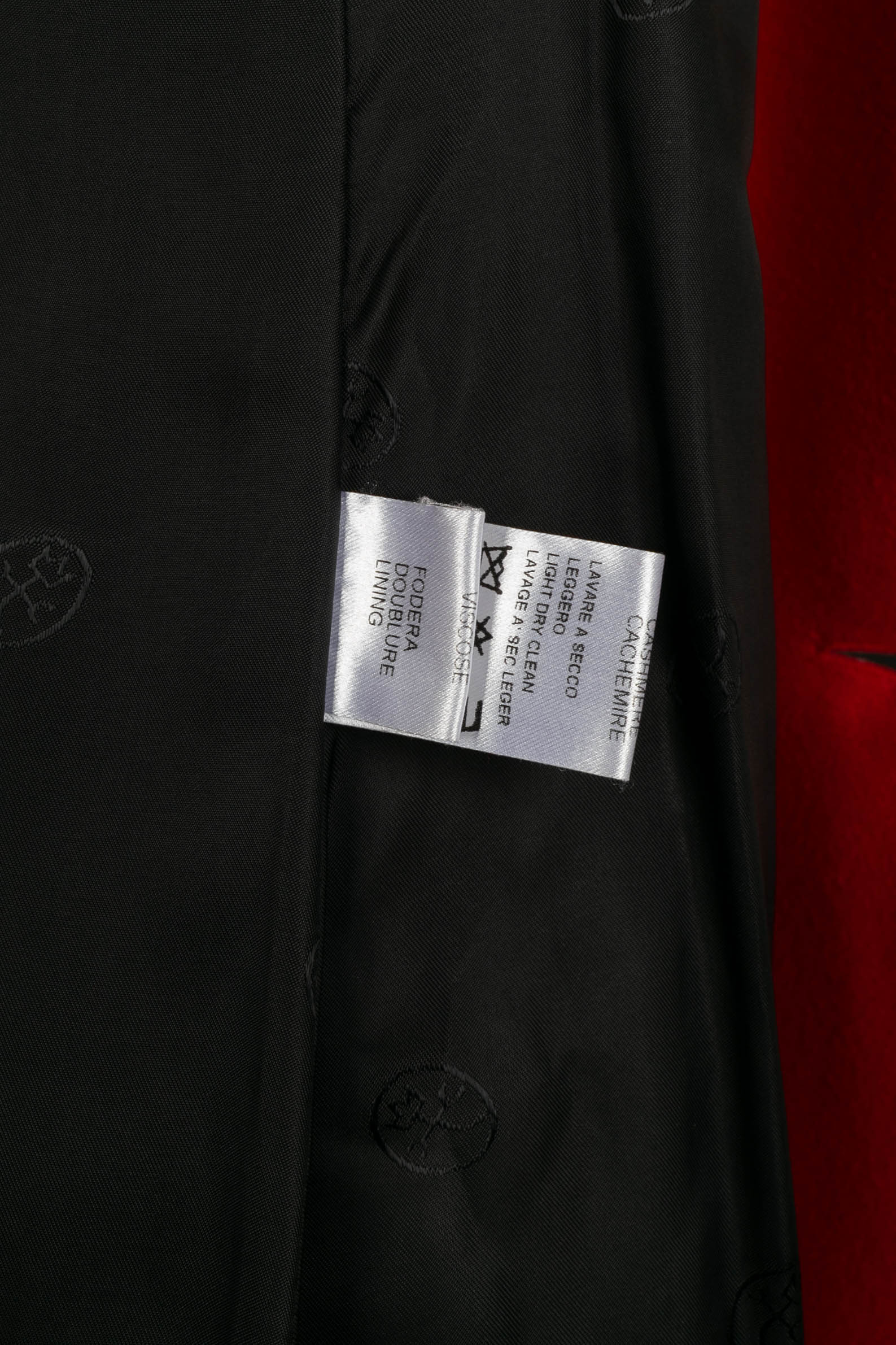 Manteau rouge JC de Castelbajac
