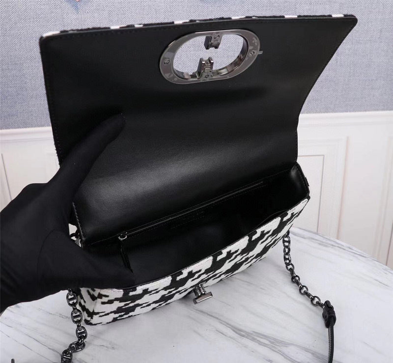 ELE - Dir Bags - 1797