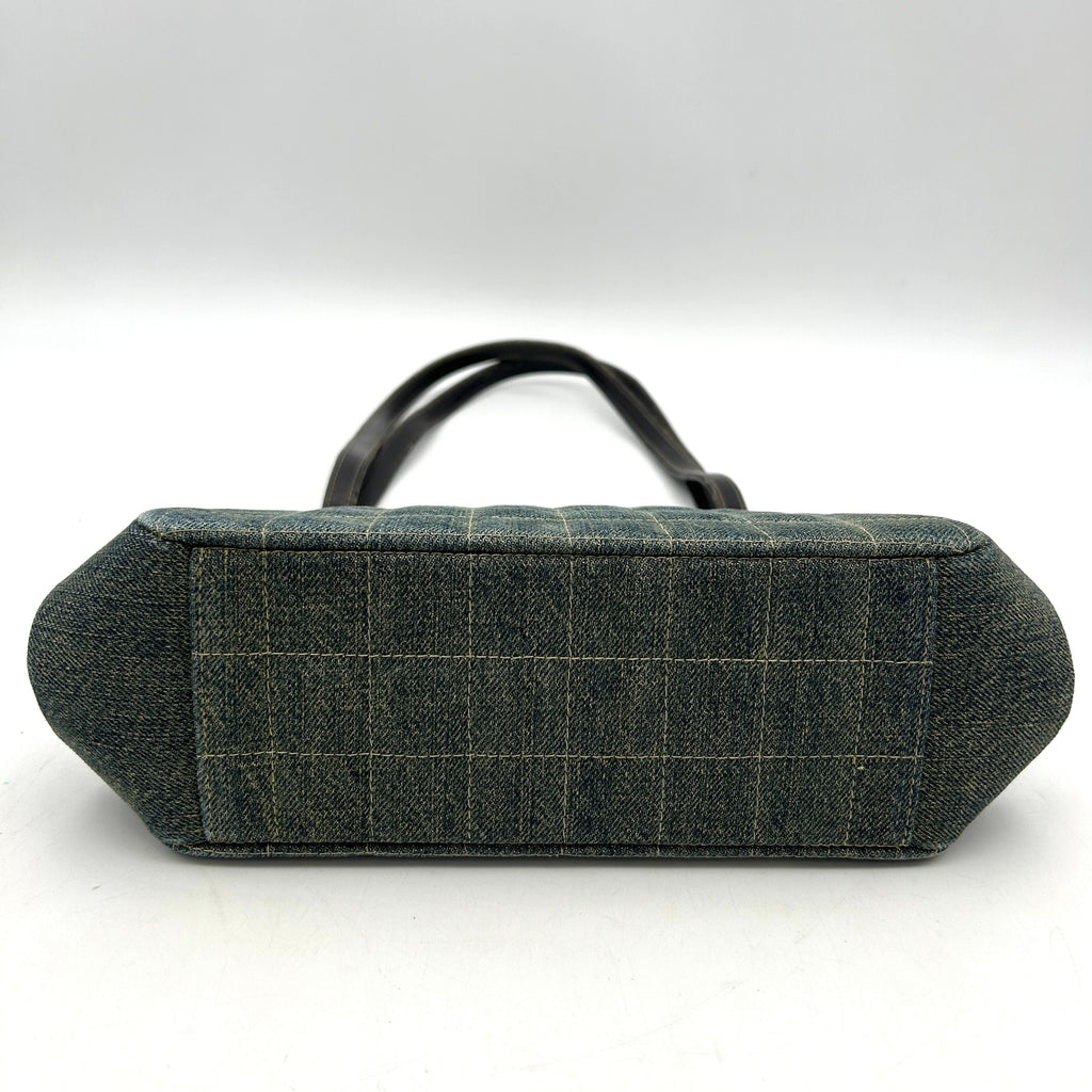 Pre-owned Chanel Denim Leather Shoulder Bag Green Medium LA18337