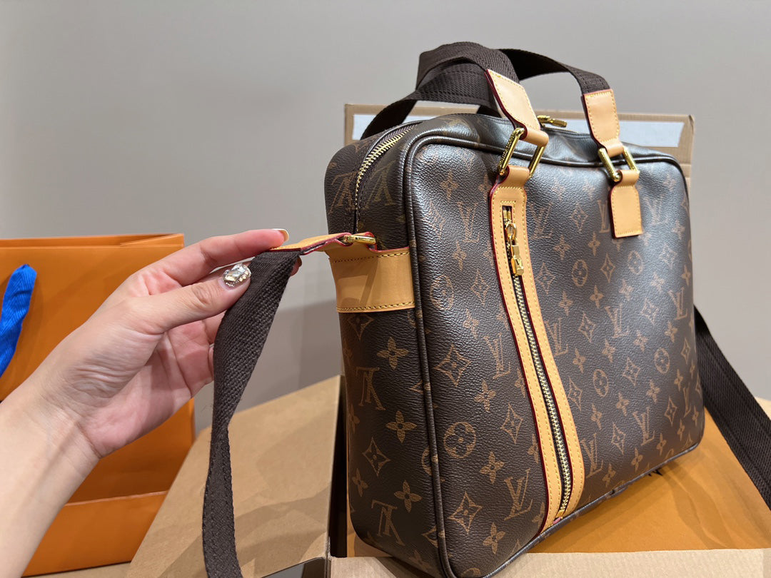 EN - Luxury Bags LUV 772