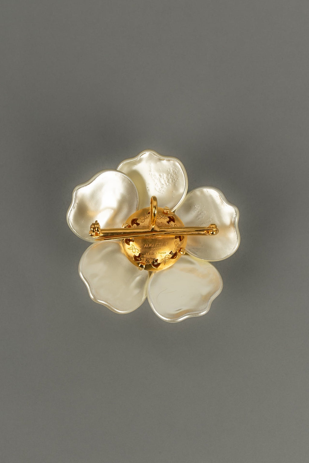 Broche Augustine