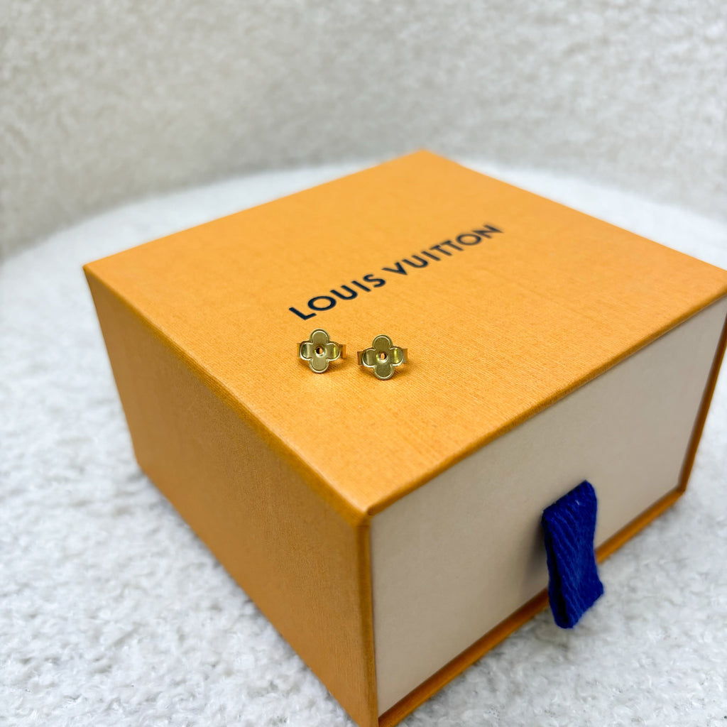 LV Essential V Stud Earrings in Gold tone HW