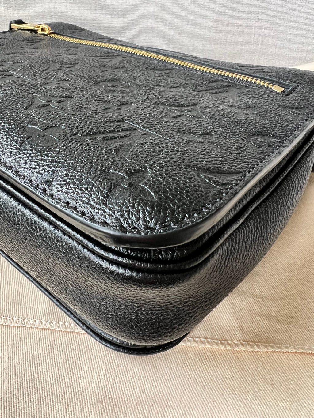 Louis Vuitton Pochette Metis Black Empreinte (RRP £2,110)