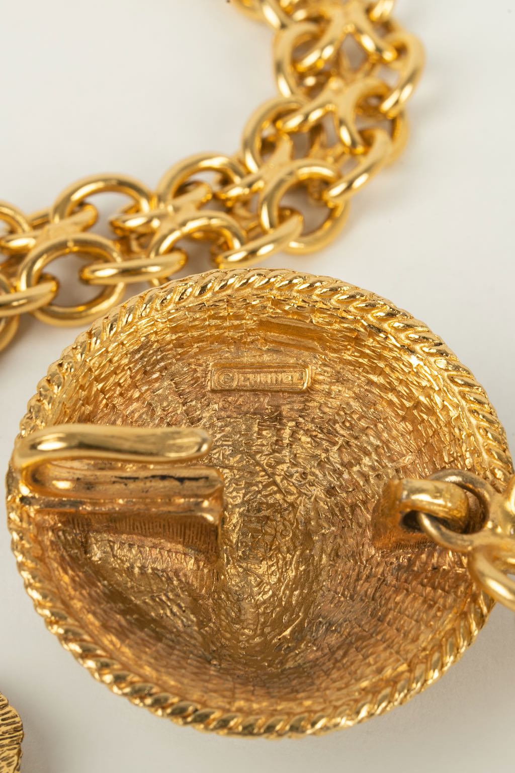 Ceinture "tÃƒÆ’Ã‚Âªte de lion" Chanel
