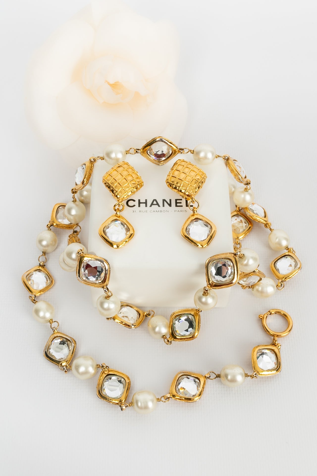 Parure perlÃƒÆ’Ã‚Â©e et strassÃƒÆ’Ã‚Â©e Chanel