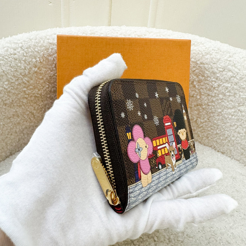 LV Zippy Small Wallet / Card Holder in Vivienne in London Christmas 2021 Canvas and GHW
