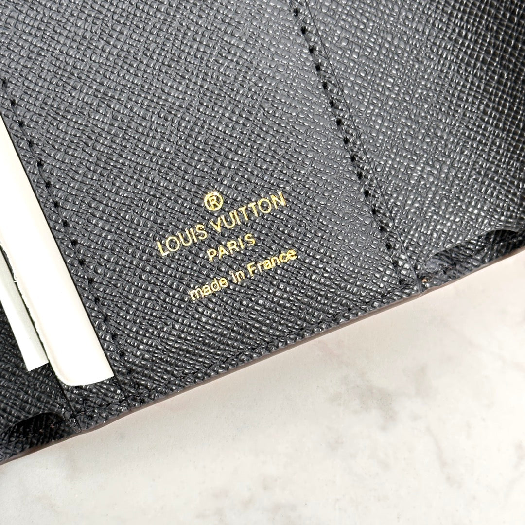 EN - New Arrival Wallet LUV 137