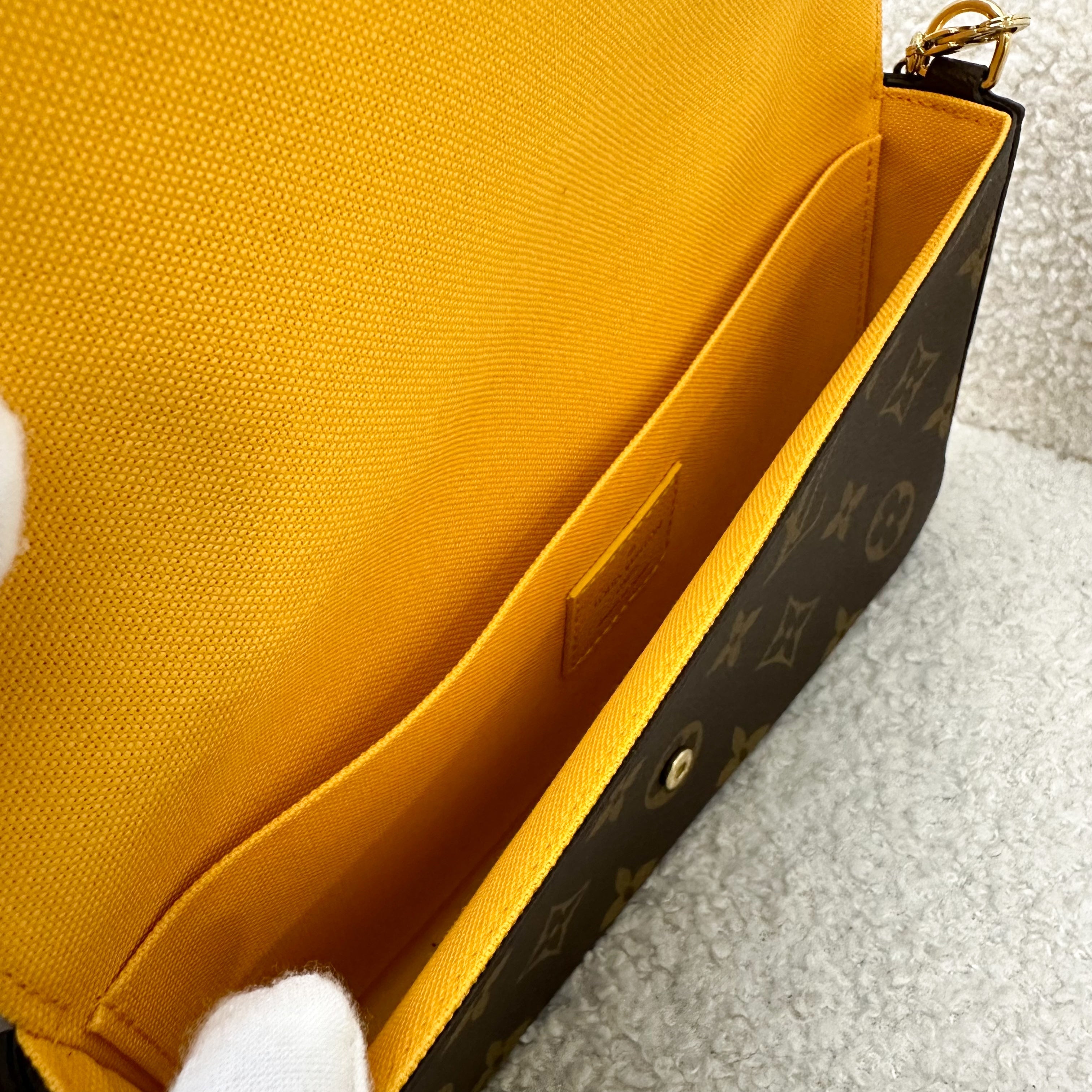 LV Felicie Pochette in Vivienne in New York Monogram Canvas and GHW