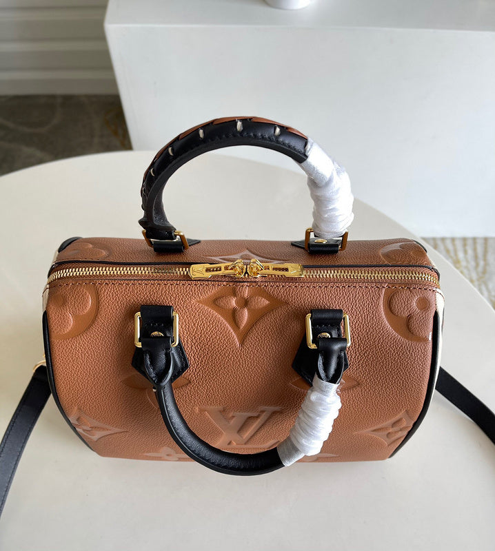 LOV2 Bags - Luxurious Bags  1648