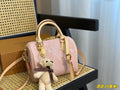 EN - Luxury Bags LUV 737