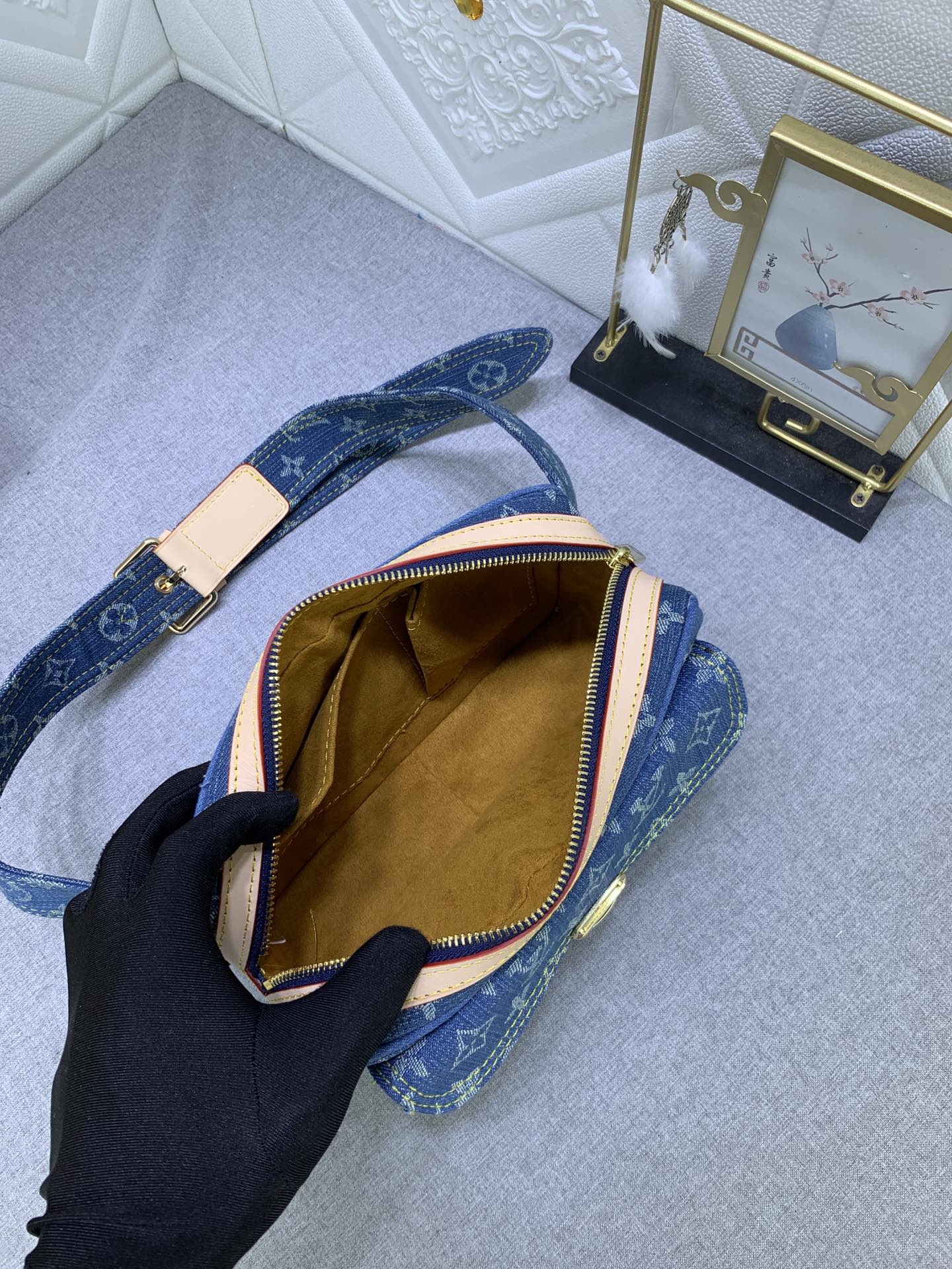 EN - New Bag LUV 639