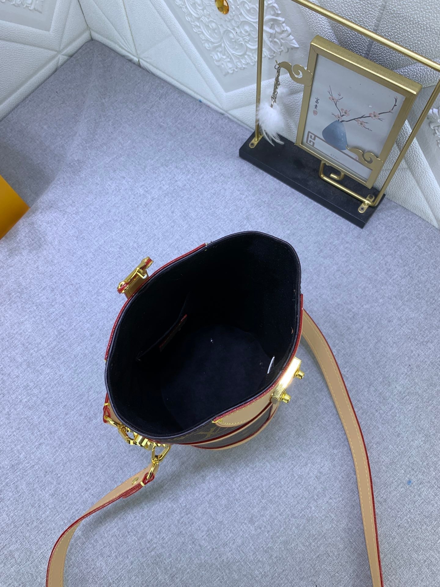 EN - New Bag LUV 647