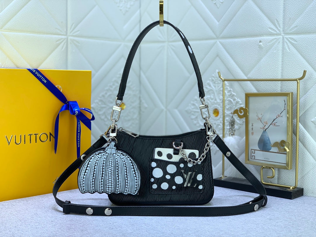 EN - Luxury Bags LUV 770