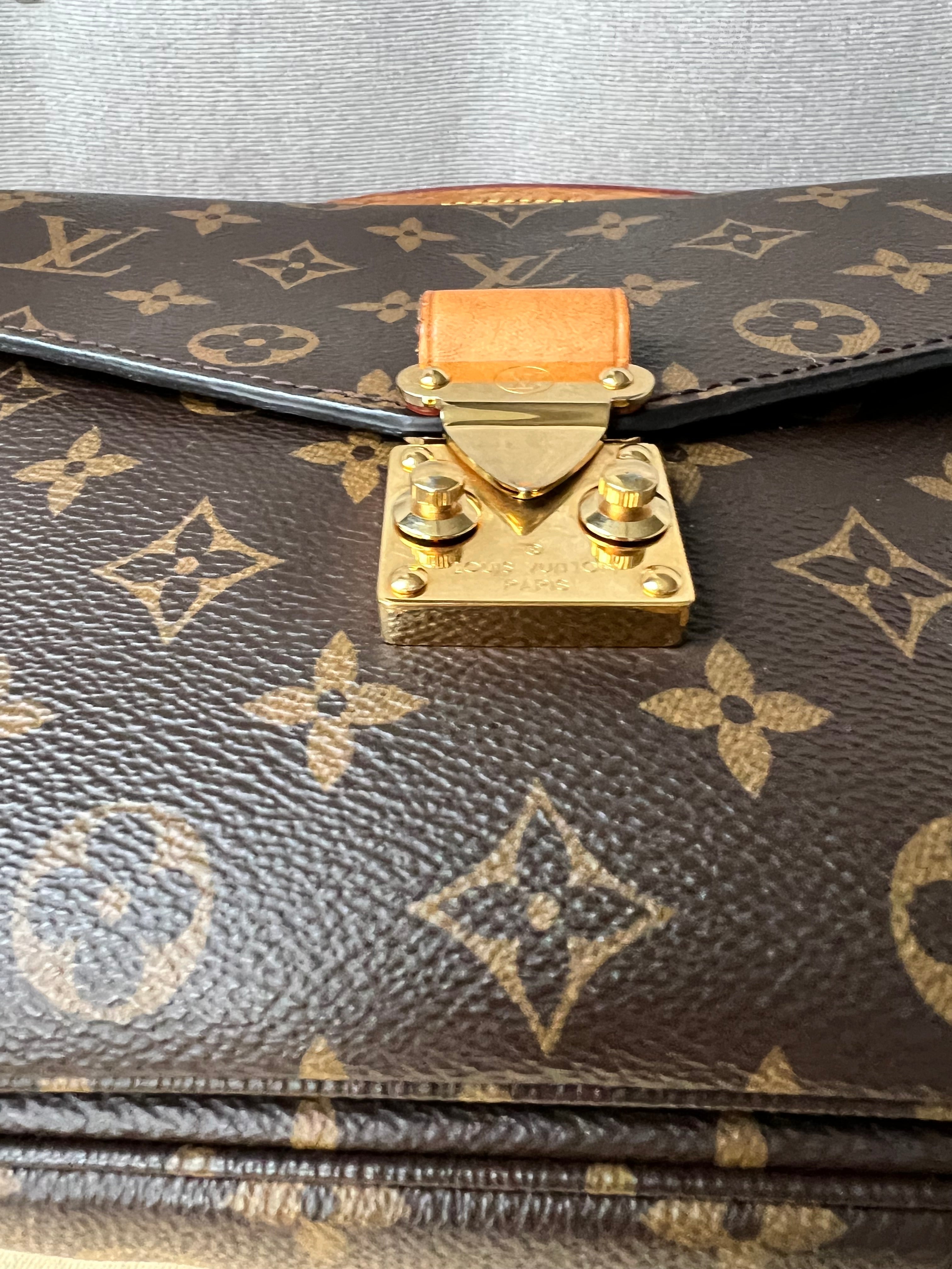 Louis Vuitton Pochette Metis Monogram (RRP £1,970)