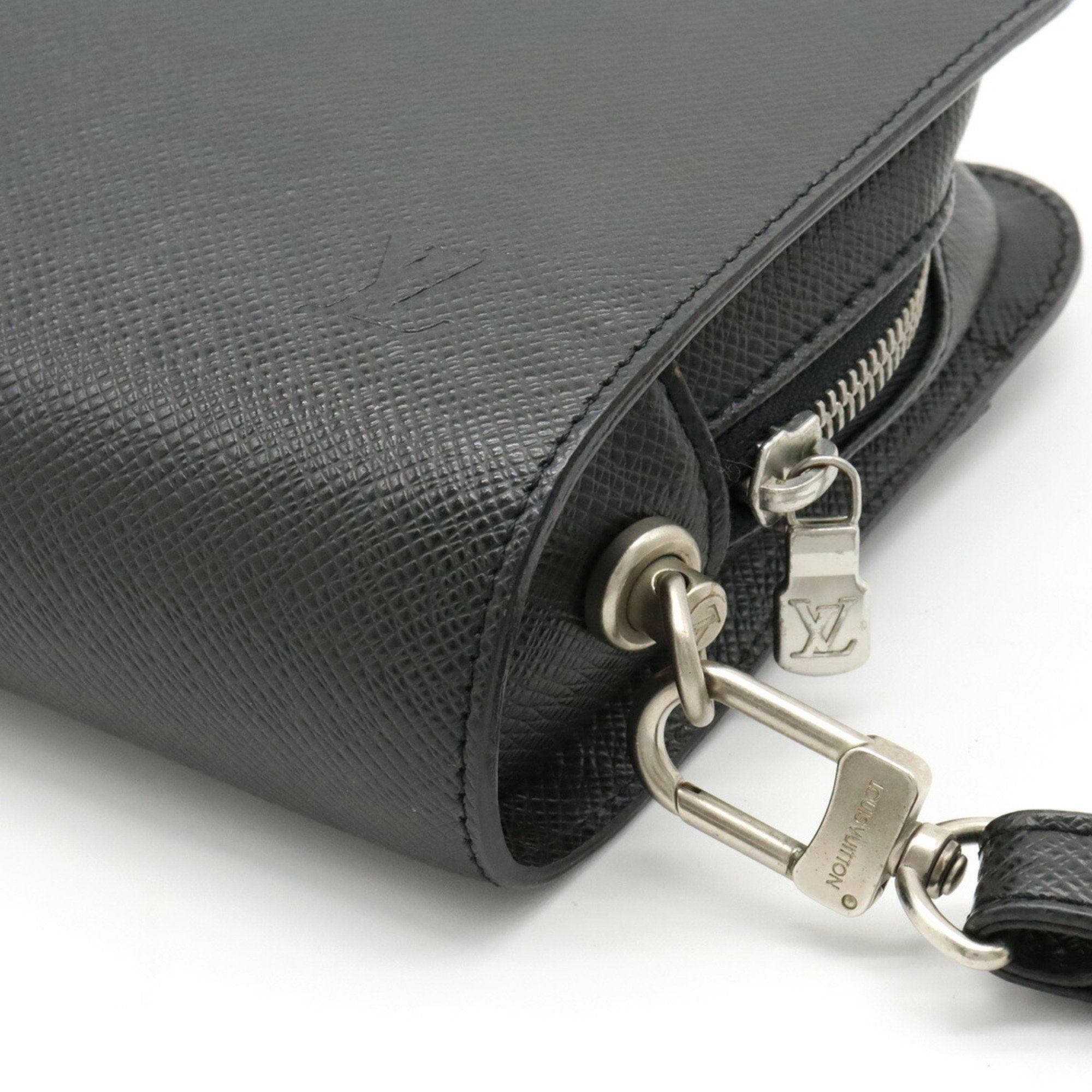 Louis Vuitton  Leather Clutch Bag ()
