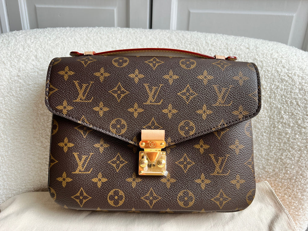 Louis Vuitton Pochette Metis Monogram (RRP £1,970)