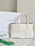 GLAMI Arco Tote Bag For Women 16.14in/41cm In White 609175VMAY39041
