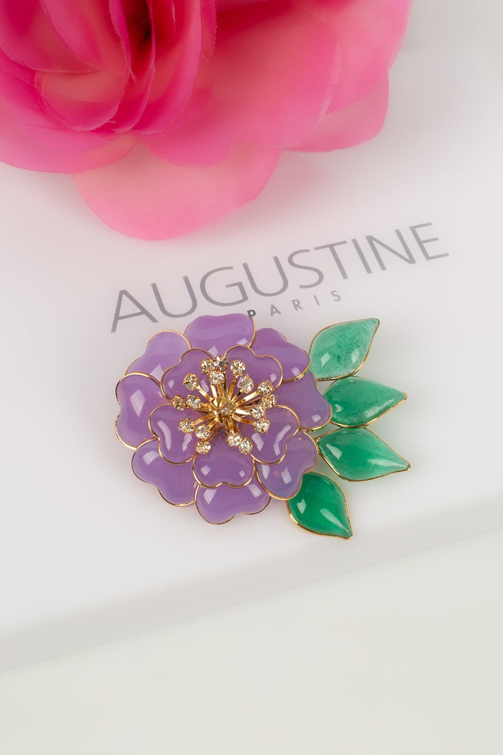 Broche Augustine