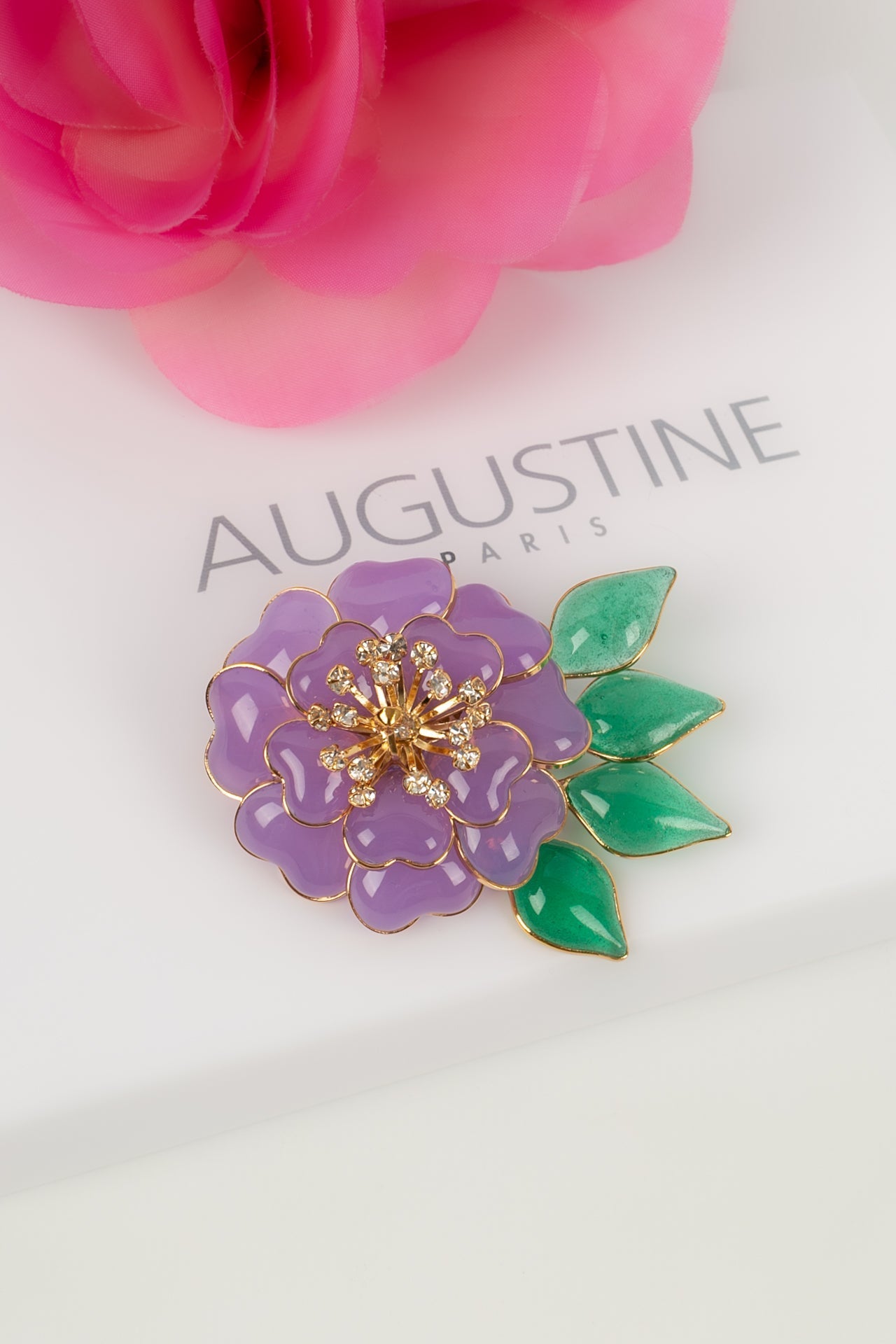 Broche Augustine