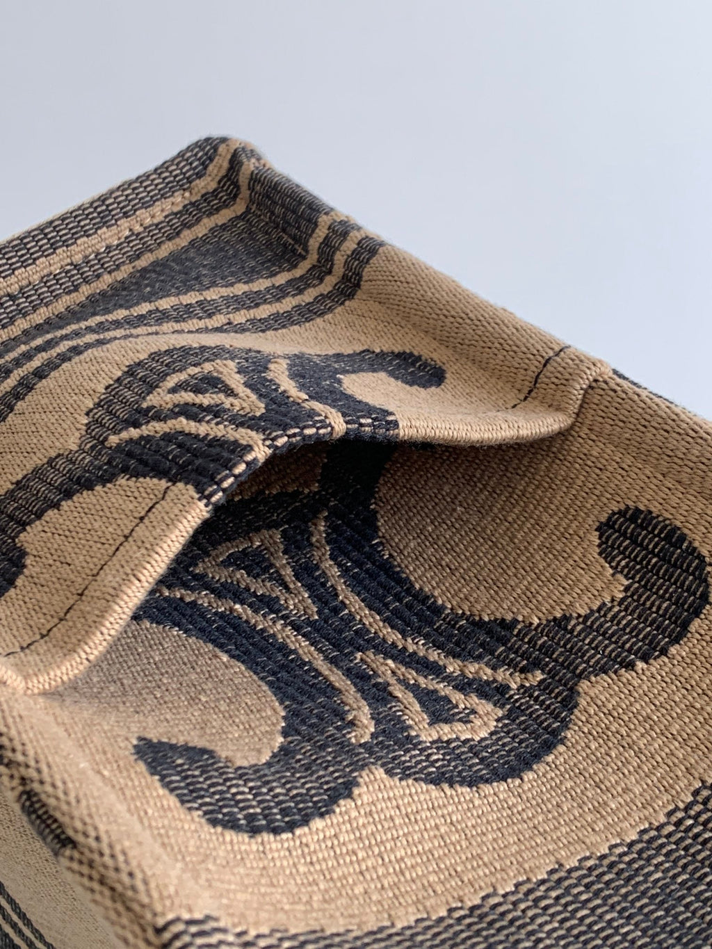 GLAMI Large Cabas Thais In Textile With Triomphe Beige/Black For Women 16in/41cm 196762EGH.02BL