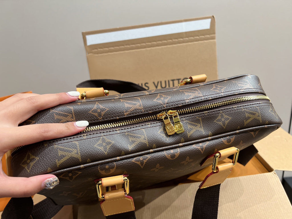 EN - Luxury Bags LUV 772