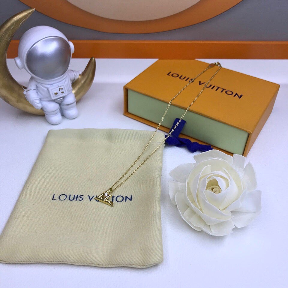 EN - Lux Necklace LUV015