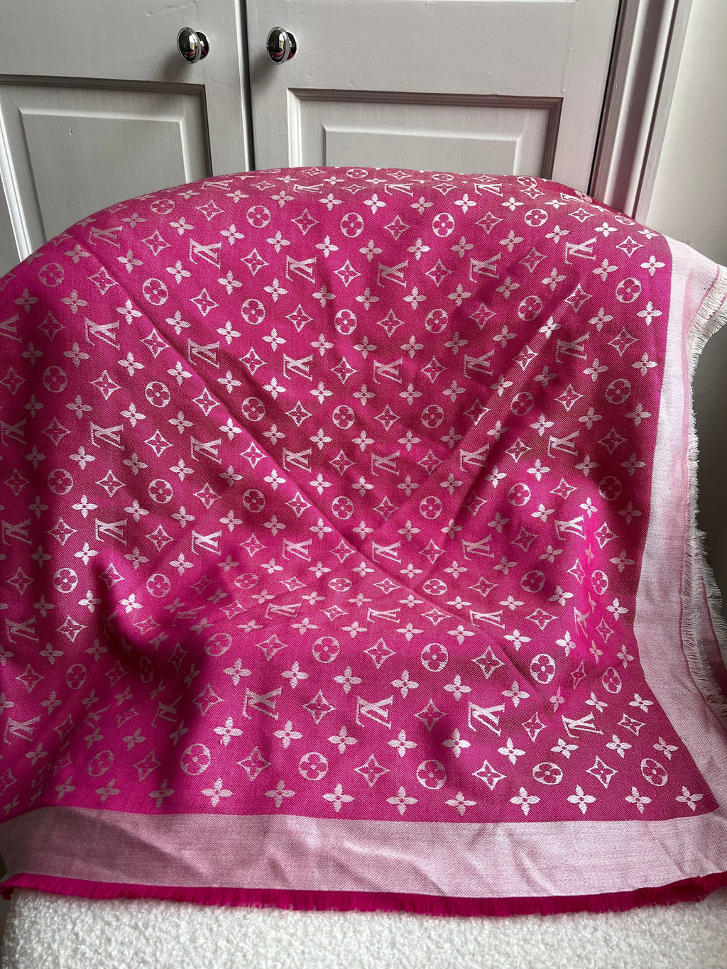 Louis Vuitton Pink Monogram Shawl (RRP £450)