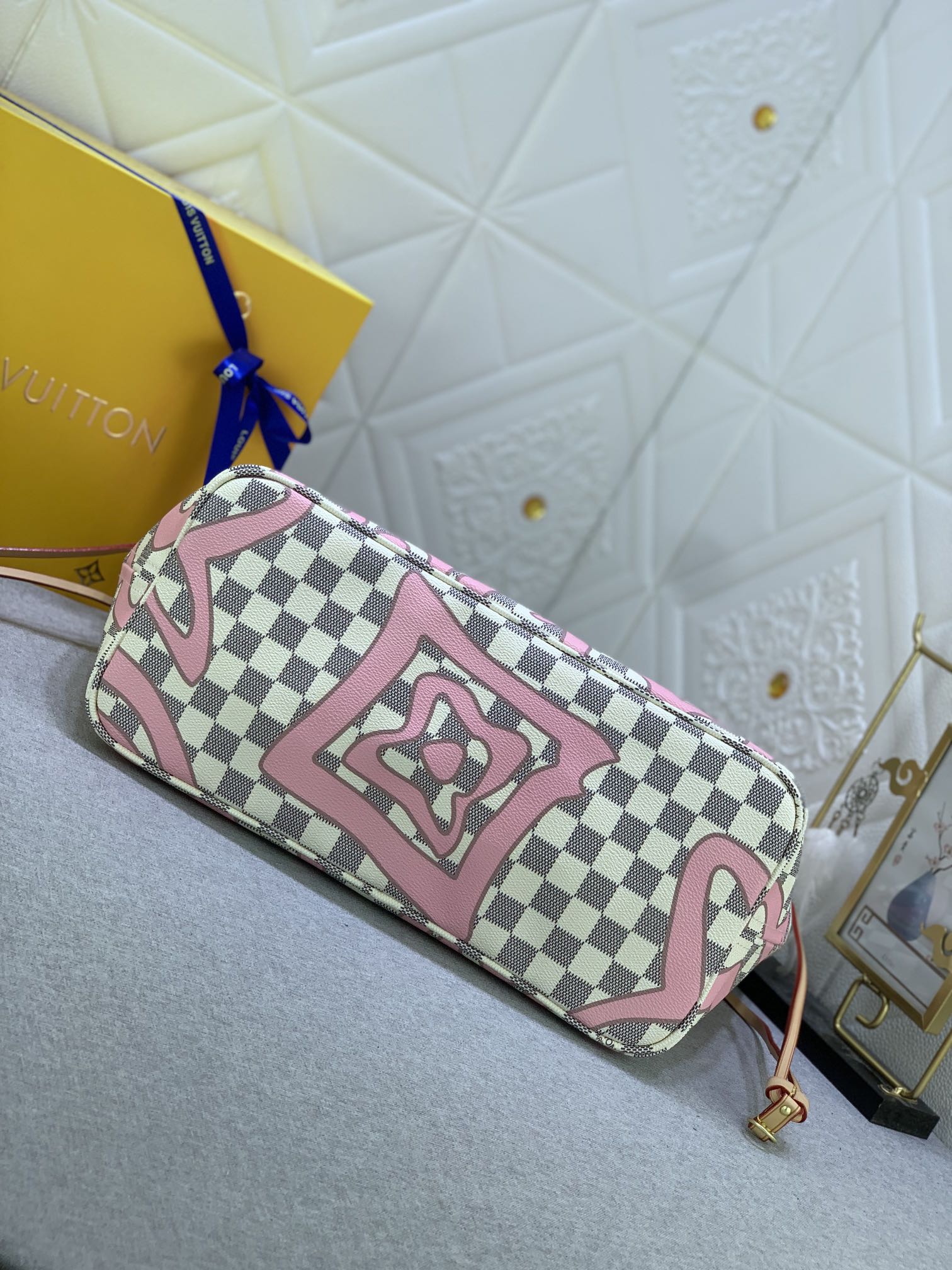 EN - Luxury Bags LUV 809