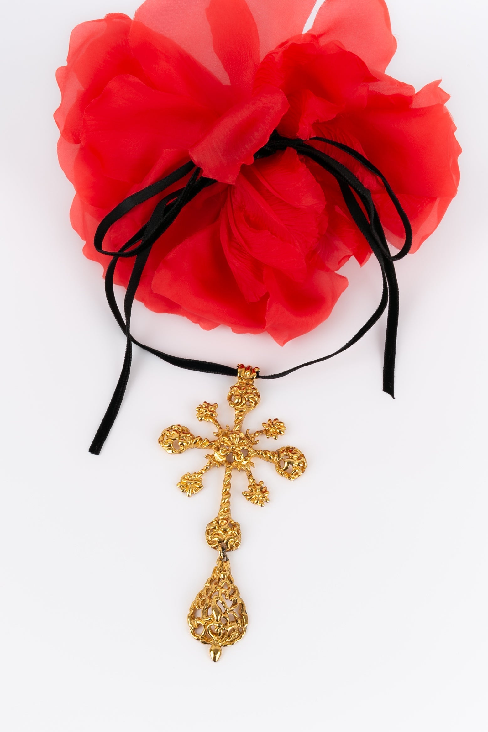 Collier pendentif Christian Lacroix