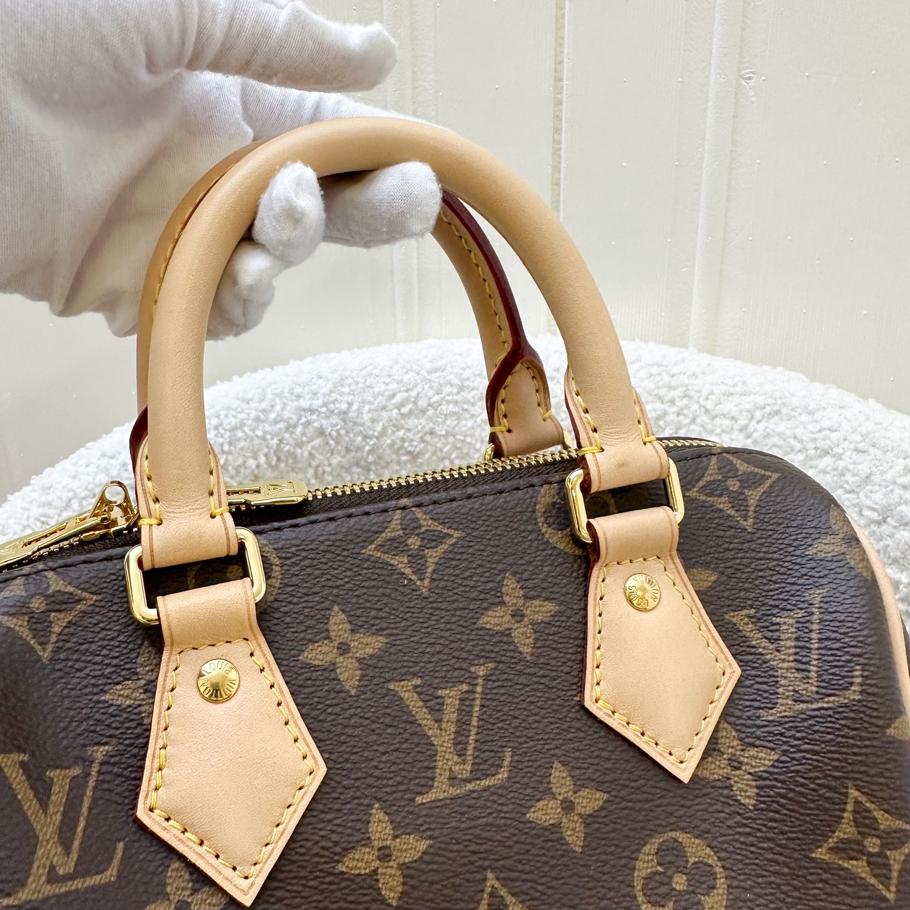LV Speedy Bandouliere 20 in Monogram Canvas and Black Patterned Strap (Non-adjustable)